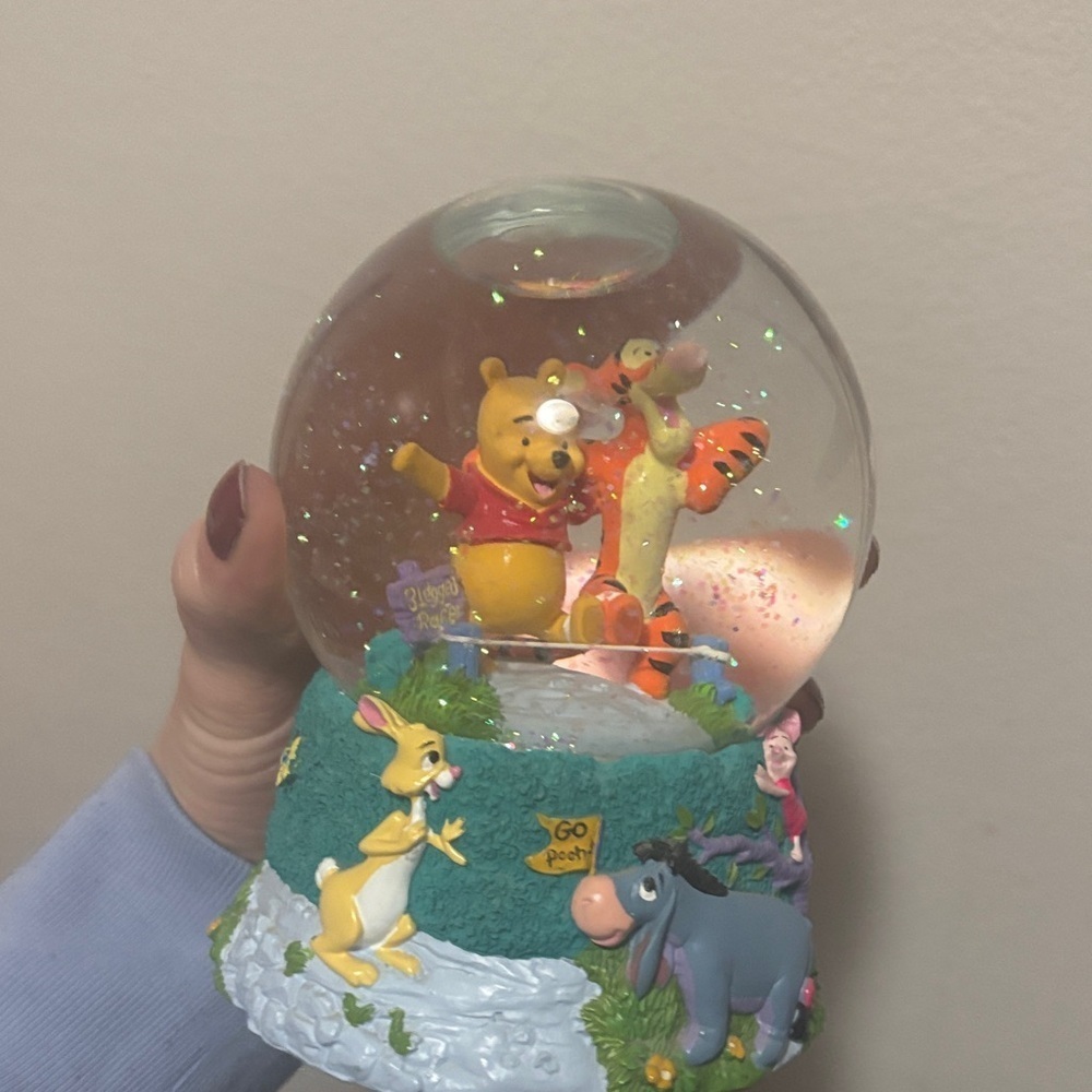 Winnie Pooh Musical Snow Globe Resin 3 Legged Race 6" Disney Collectible Works - Picture 7 of 7